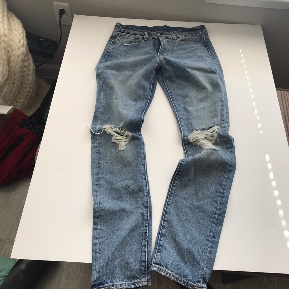 Levis high waisted distressed knee jeans - Picture 4 of 8